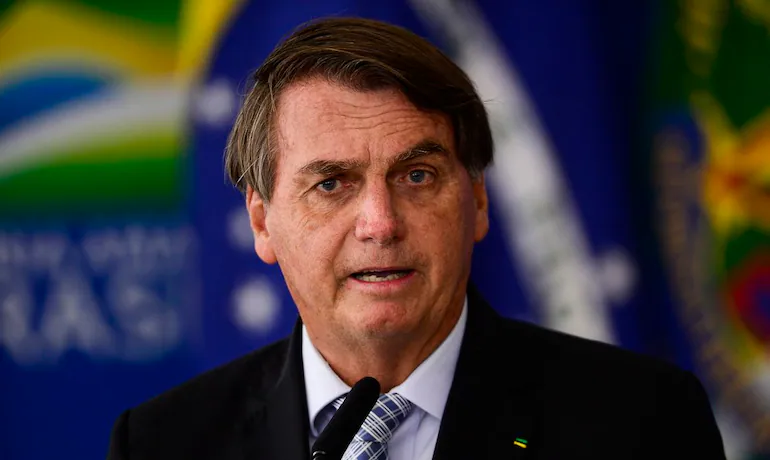 Moraes autoriza presença de Bolsonaro em enterro da mãe de Valdemar Costa Neto