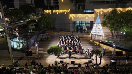 Cantata leva espírito natalino ao Fórum da Capital em última apresentação do ano