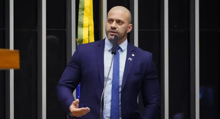 Moraes diz que Daniel Silveira usou ida ao hospital como álibi