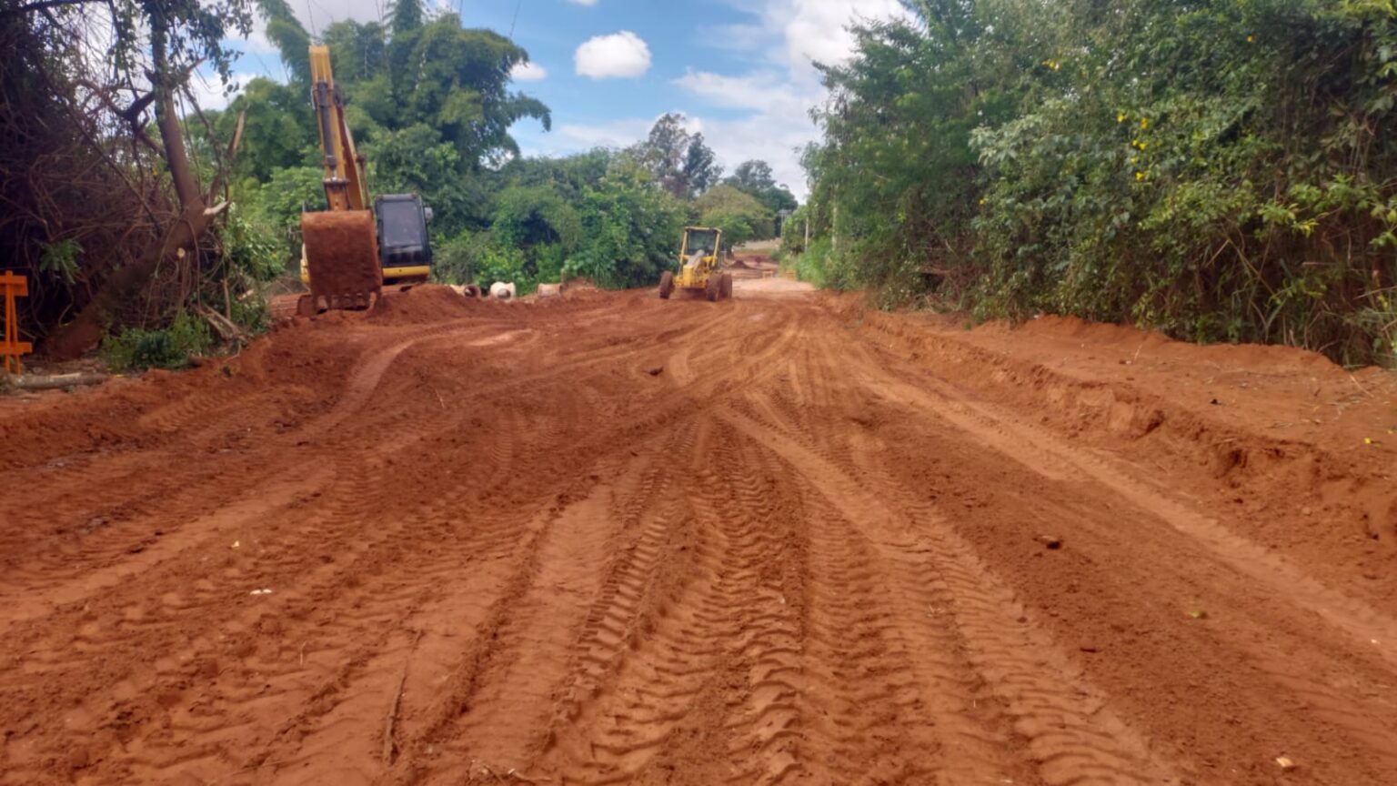 Prefeitura conclui obra e libera tráfego em estrada destruída pela chuva na Chácara dos Poderes