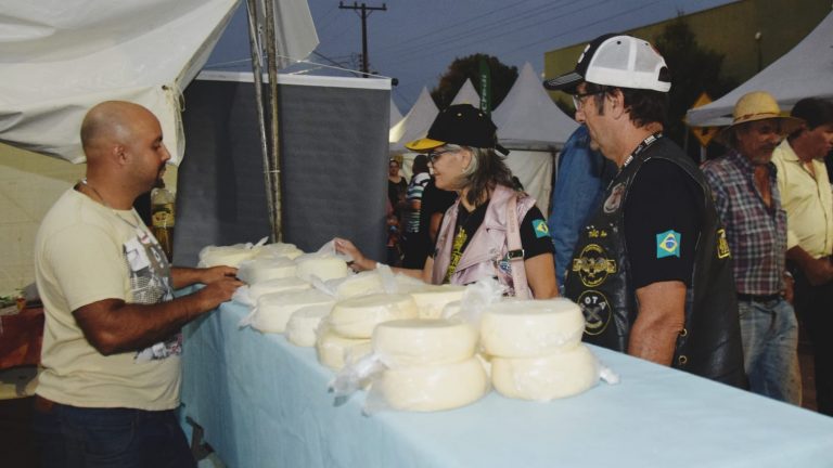 É hoje! Rochedinho recebe a 8ª Festa do Queijo com shows, gastronomia regional e expositores locais