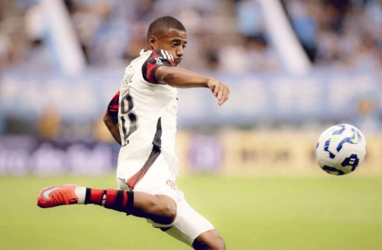 Flamengo tem dois desFlamengo tem dois desfalques e duas dúvidas para duelo com o Bahiafalques e duas dúvidas para duelo com o Bahia
