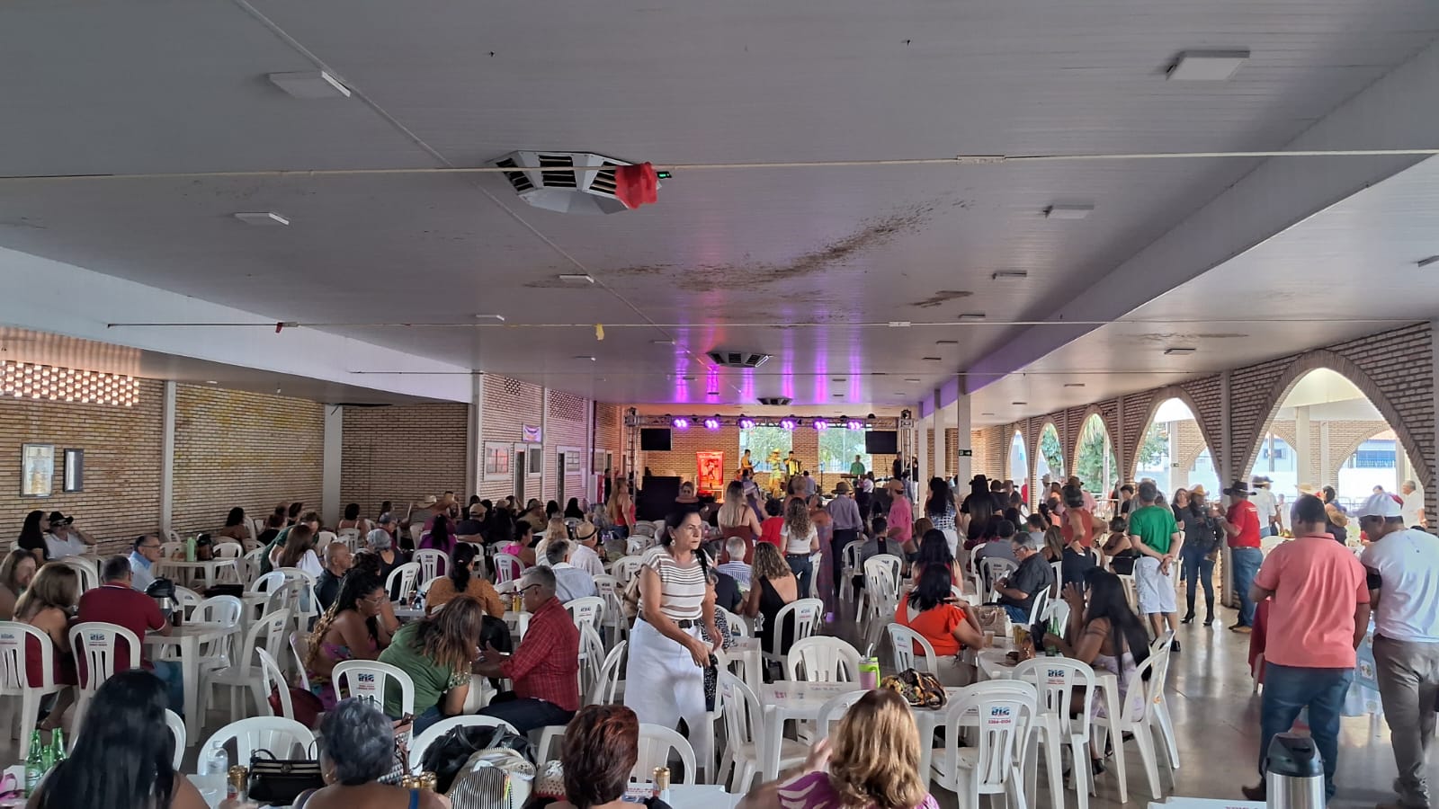 Sucesso Absoluto: Evento "Porco no Tacho" Celebra 42 Anos de Carreira de Maciel Correa com Público Recorde e Muito Chamamé