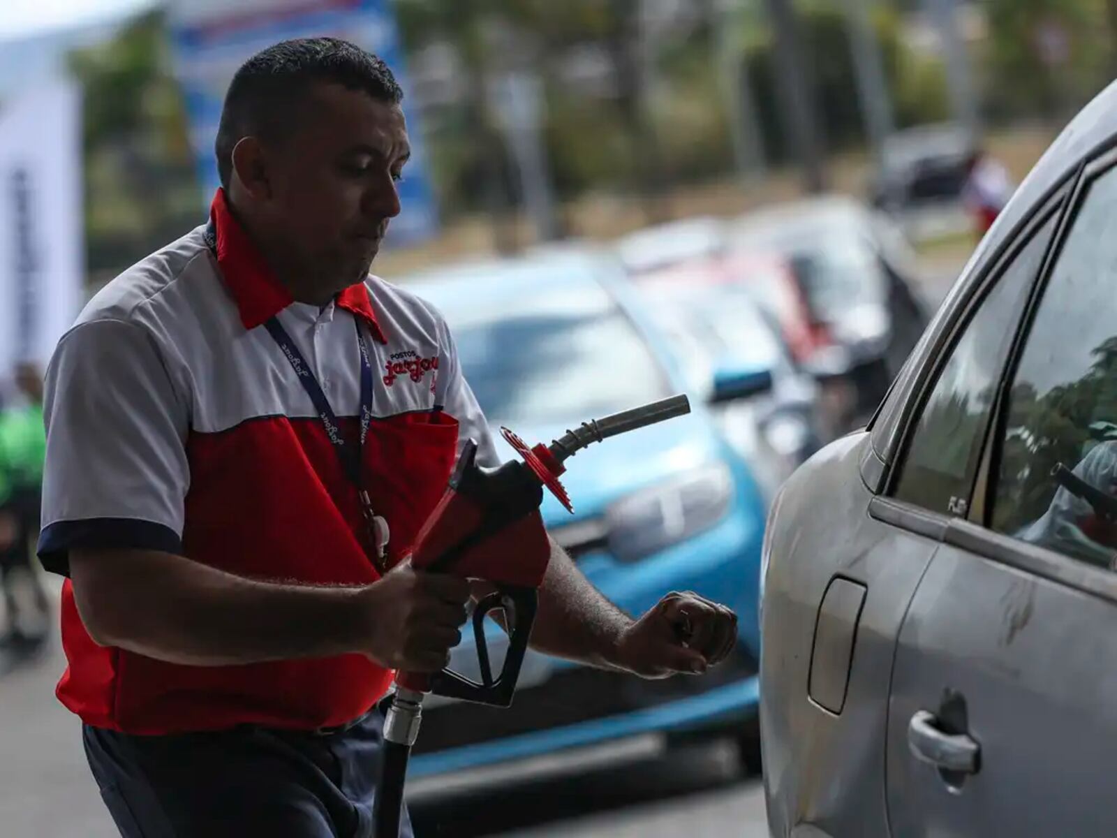 Petrobras reduz preços de gasolina para distribuidoras em 5,6% a partir desta terça