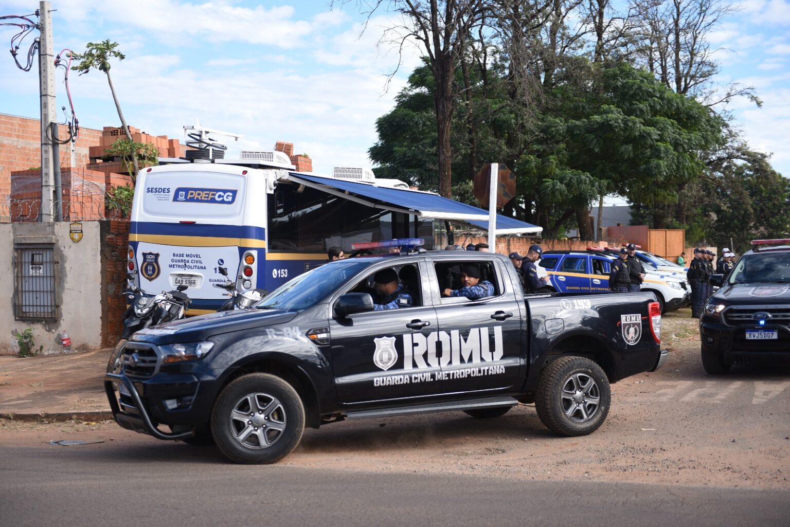 Efetiva em serviços de segurança pública, Base Móvel da GCM retorna com ações na Mata do Jacinto