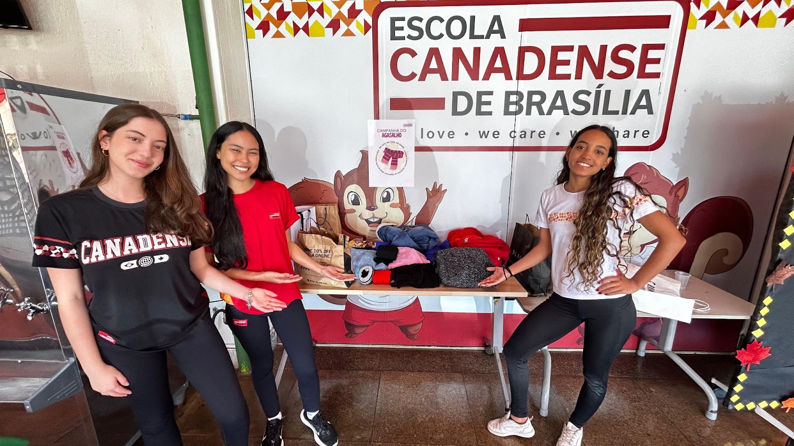 Escola Canadense de Brasília arrecada roupas de inverno até 23 de junho como parte de projeto comunitário