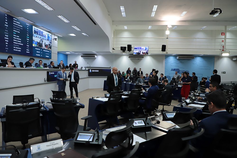 Vereadores votam projetos da Escola do Legislativo, saúde da mulher e valorização do Terceiro Setor