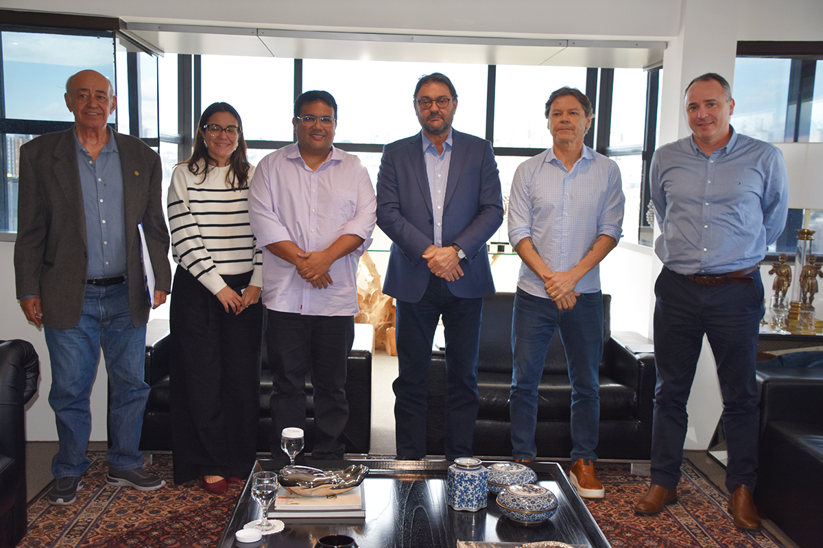 Longen recebe prefeito de Corumbá para debater investimentos no município