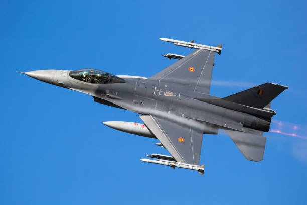 Como é o F-16, caça da Ucrânia destruído em massivo ataque aéreo russo