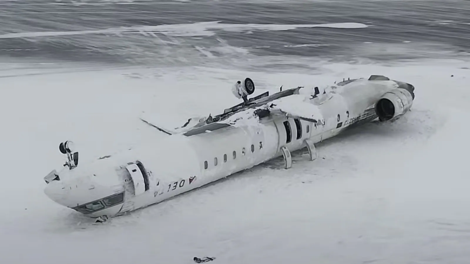 Comissária diz que pilotos eram inexperientes e pede R$ 420 milhões à Delta por acidente em Toronto