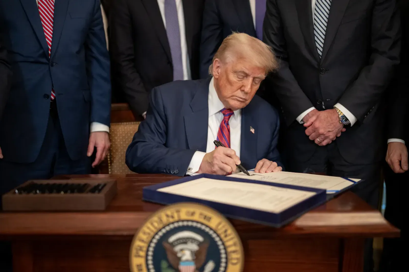 Entenda o impacto financeiro e tributário das tarifas de Trump a produtos brasileiros