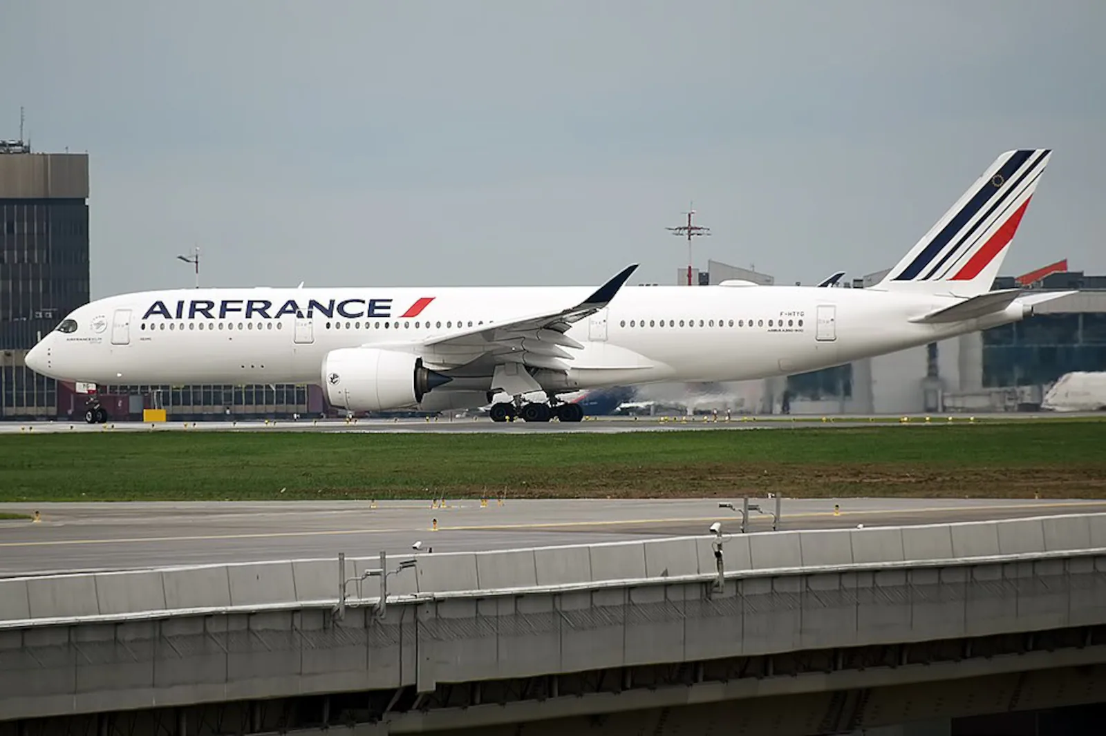 Aviões da Azul e da Air France quase batem em Guarulhos