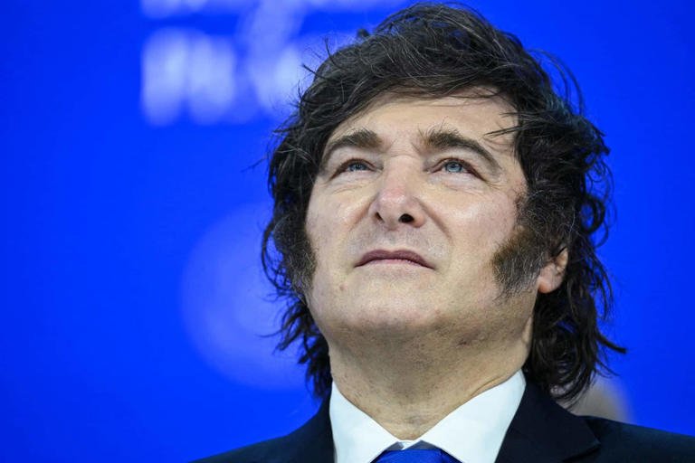 Popularidade de Javier Milei derrete na Argentina; arrocho salarial e corrupção são as principais preocupações dos argentinos