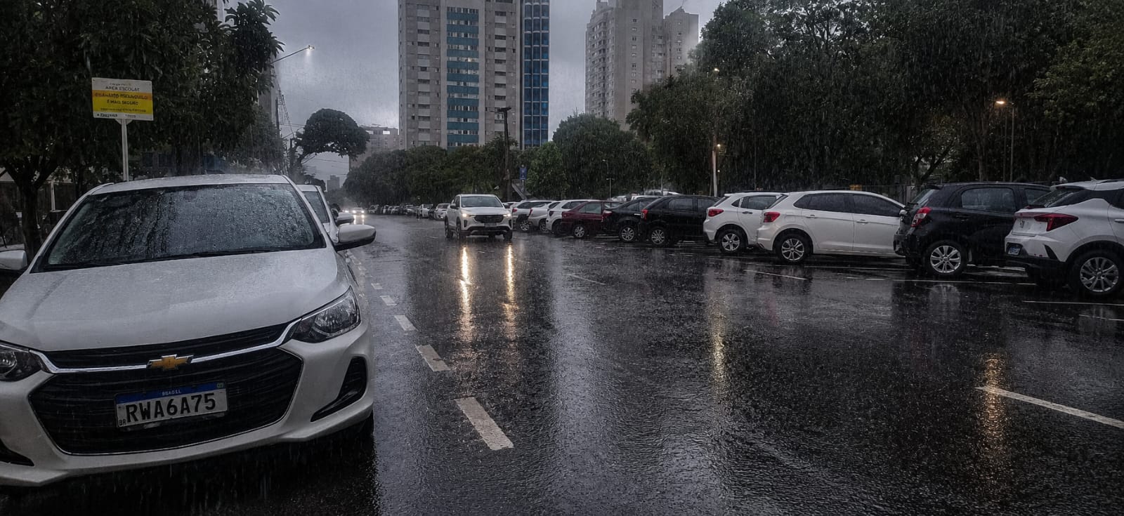 Com risco de tempestade, Defesa Civil emite alerta amarelo