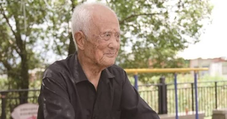 Dorme às 17h e acorda à 1h: chinês de 106 anos troca o dia pela noite para preservar a saúde