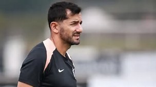 Corinthians troca de interino e terá Léo Porto no comando contra o Vitória; conheça o auxiliar