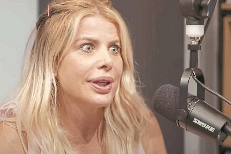 Karina Bacchi está sozinha há quatro anos à espera de um crente: "Homem de Deus"