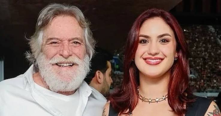 José de Abreu se declara um gato ao lado de namorada 52 anos mais nova